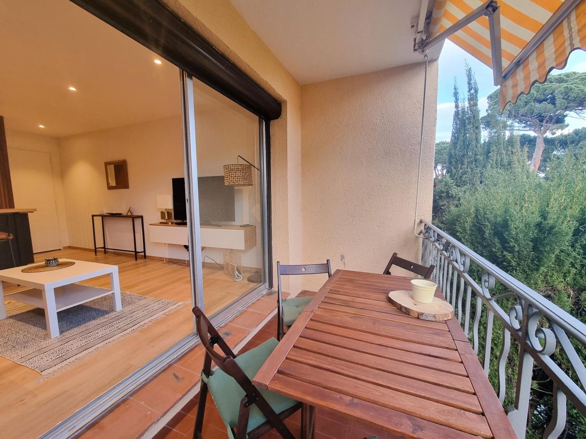 Superbe Appartement Terrasse Et Parking Prive Saint-Tropez Exterior photo